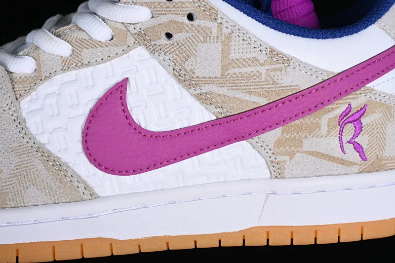 All Categories Nk SB Dunk Series Nk SB Dunk Low Low-top sneakers C version Rayssa Leal x Nk SB Dunk Low Brazilian skateboarding goddess joint model SB low-top casual sneakers FZ5251-001